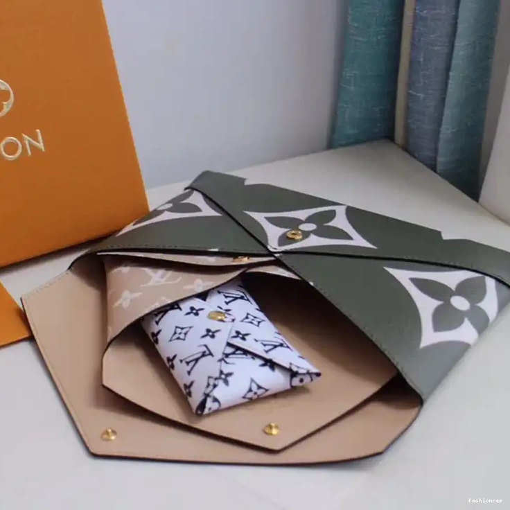 Fashionrep 2212DJ0002 Bag LV 0707